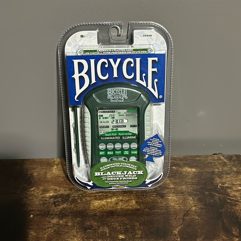 NWT Bicycle Blackjack electronic pocket game